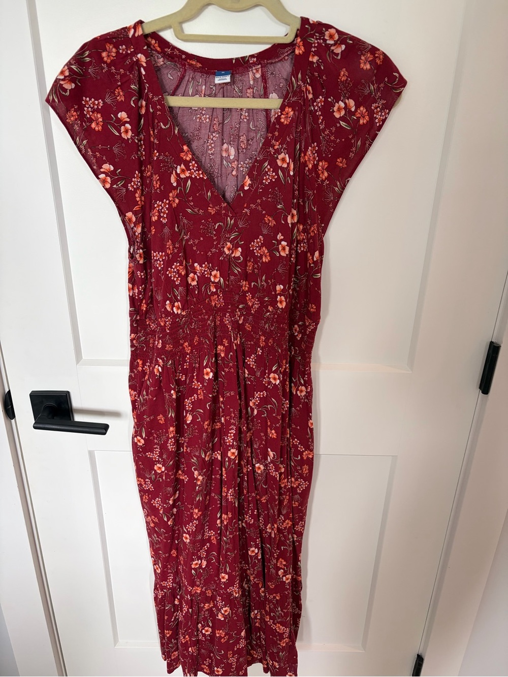 Old Navy Floral V-Neck Maxi Dress in Burgundy